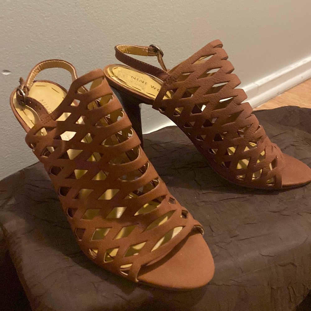 Nine West Smiley Days tan heels size 7.5